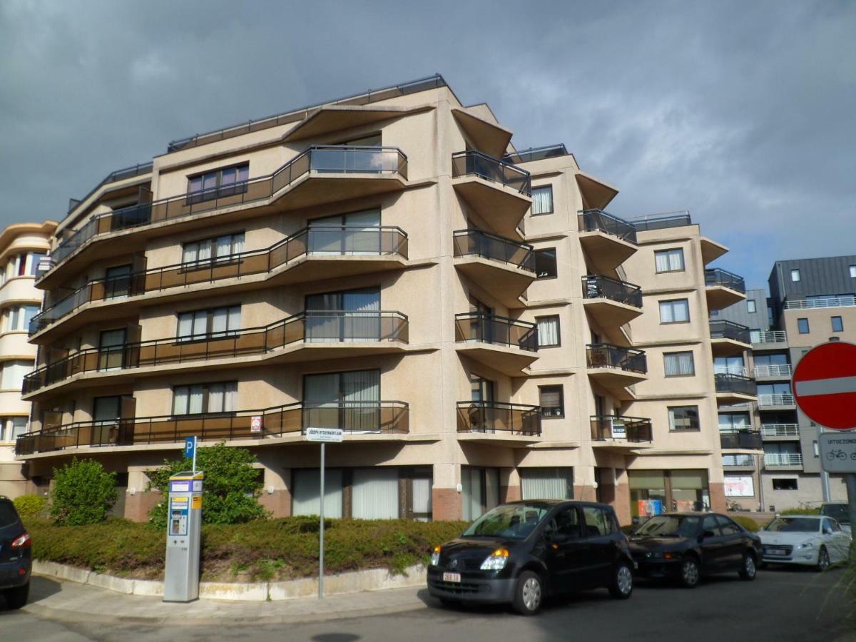 Appartement Residentie Amadeus Met Garage Синт-Идесбалд Екстериор снимка